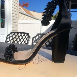 Size 7 Black Jewel Badgley Mischka Formal Satin Shoes